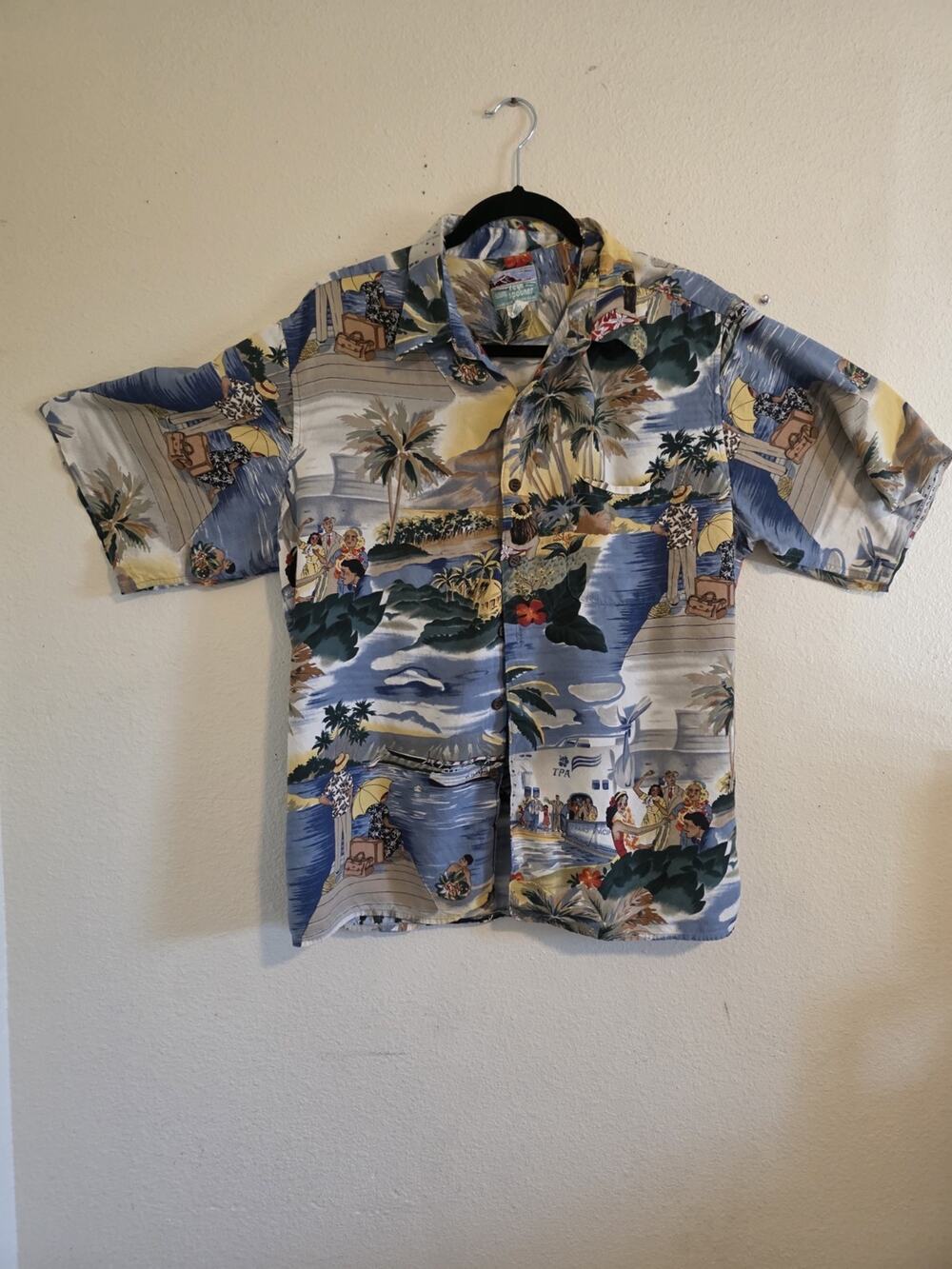 Reyn Spooner Hawaiian Shirt XL  100% Rayon Sewn Hawaii Scenic Print